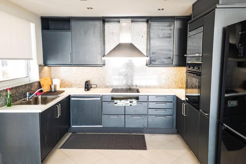 Appartamento 1, Kotzia Str. & Poseidonos Avenue, Alimos Atene Esterno foto